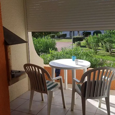 T2 Calme Avec Terrasse Et Acces A La Piscine Au Bord Du - Fr-1-195-77
