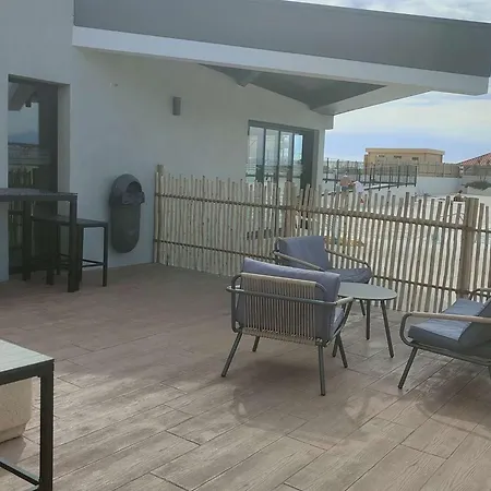 T2 Calme Avec Terrasse Et Acces A La Piscine Au Bord Du - Fr-1-195-77 Le Barcarès